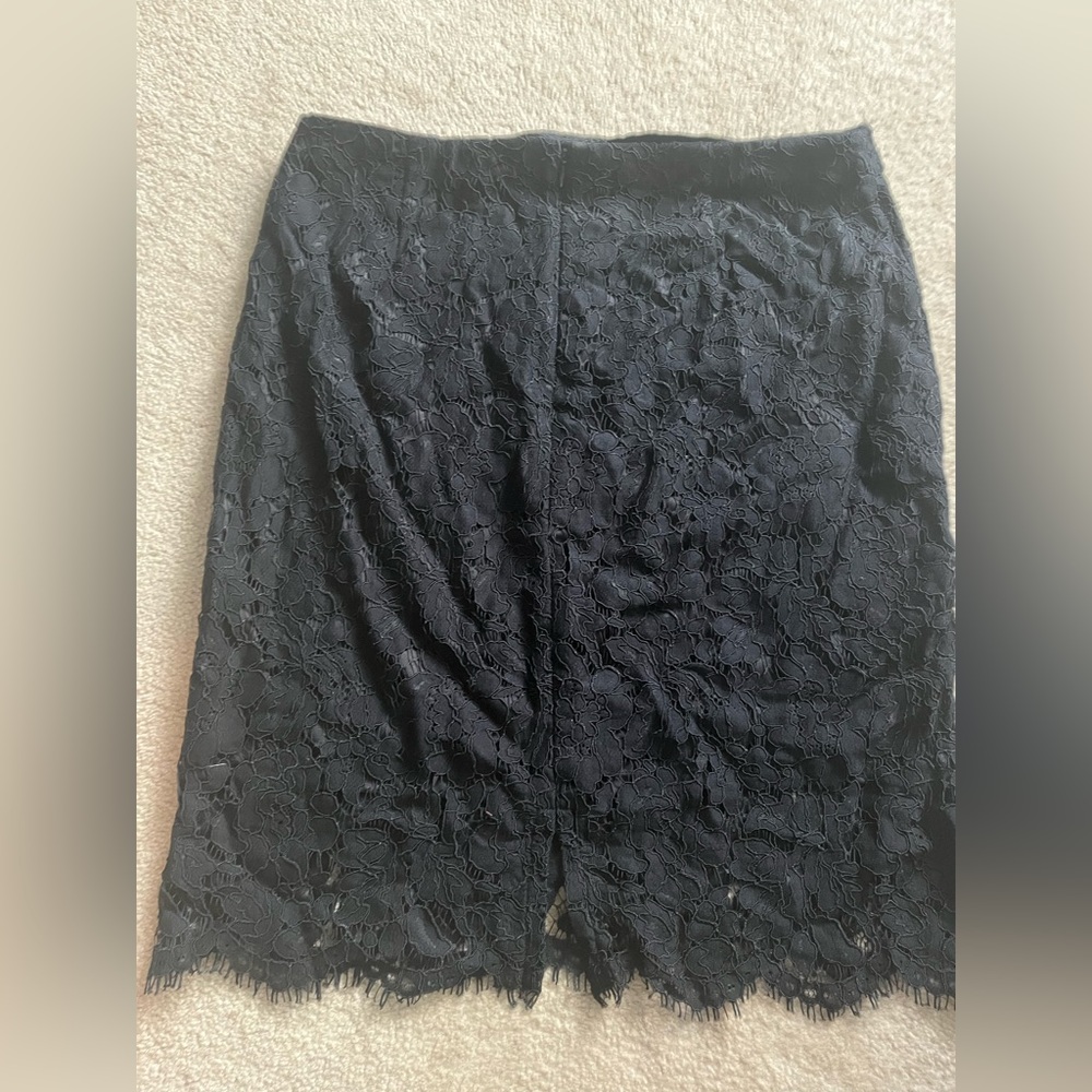 Lace skirt